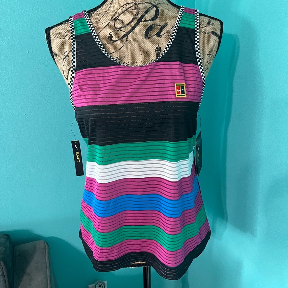 #83 NWT NIKE Multi-colored Striped Lightweight Tank Top Size Medium